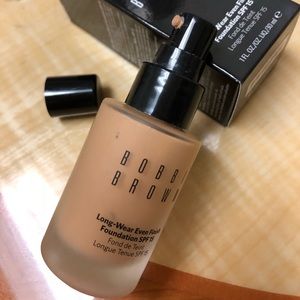 Bobbi Brown long-wear even finish foundation SPF15